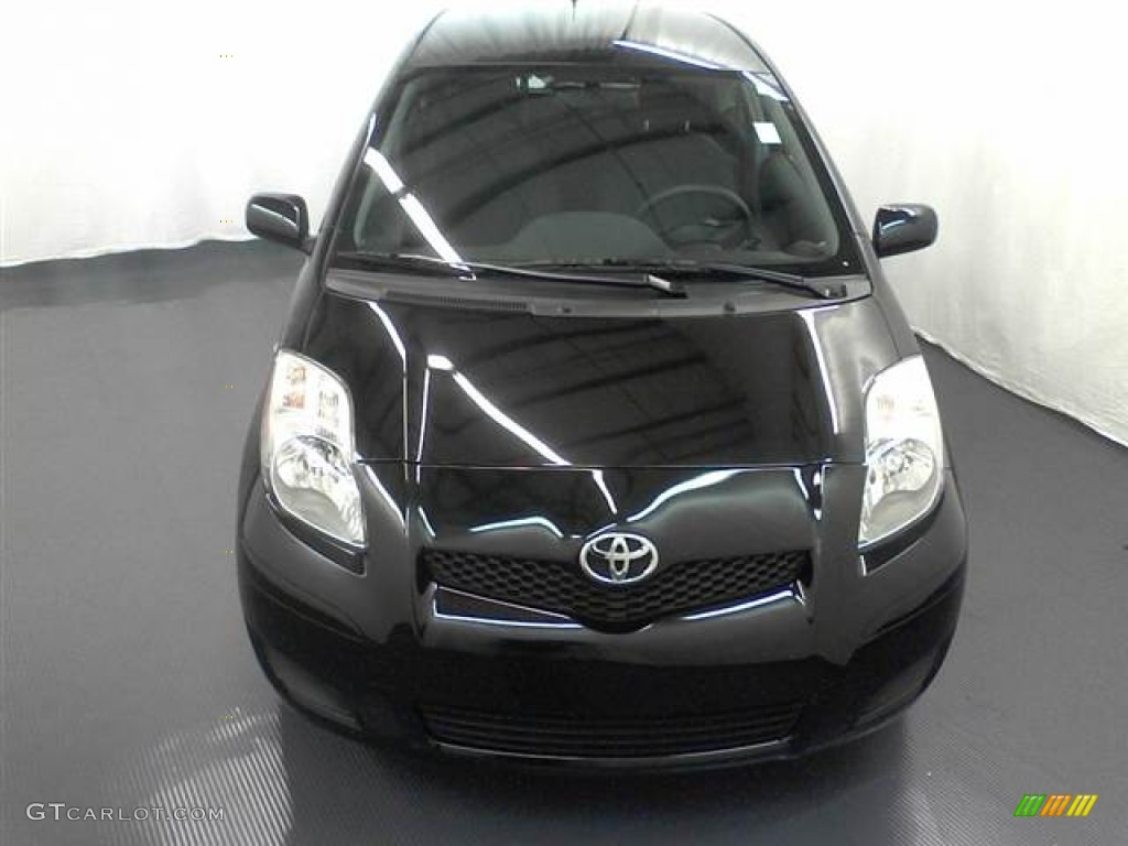 2010 Yaris 3 Door Liftback - Black Sand Pearl / Dark Charcoal photo #1