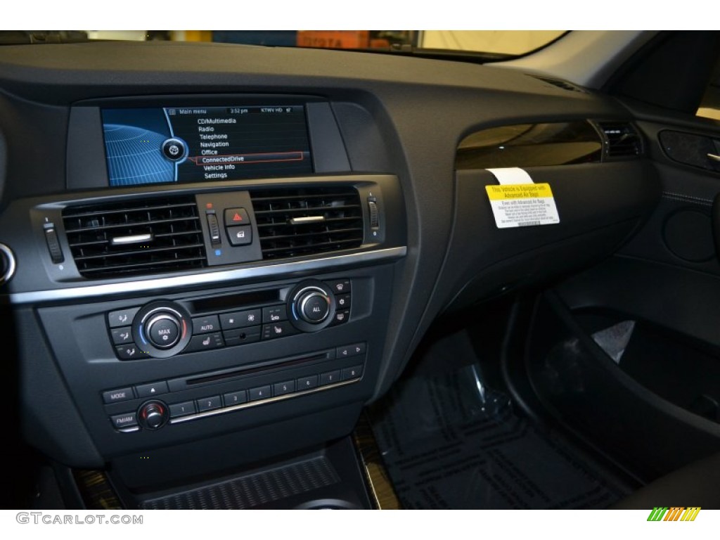 2011 BMW X3 xDrive 28i Controls Photo #50676446