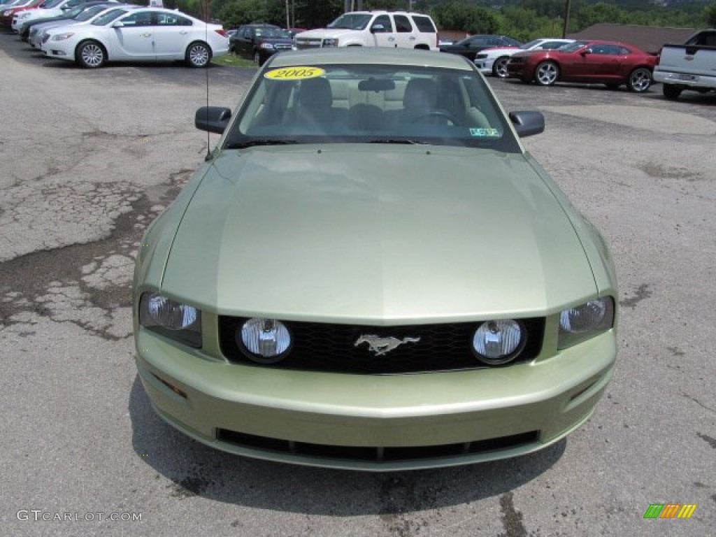 2005 Mustang GT Deluxe Coupe - Legend Lime Metallic / Medium Parchment photo #2