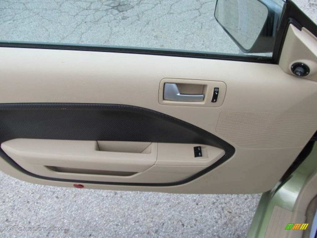 2005 Ford Mustang GT Deluxe Coupe Medium Parchment Door Panel Photo #50679314