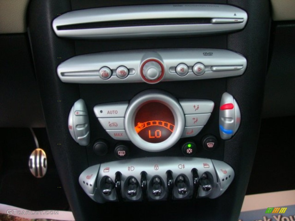 2008 Mini Cooper S Clubman Controls Photo #50682530