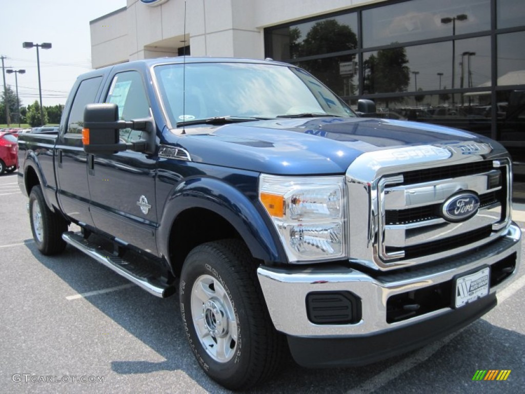 2011 F250 Super Duty XLT Crew Cab 4x4 - Dark Blue Pearl Metallic / Steel Gray photo #2