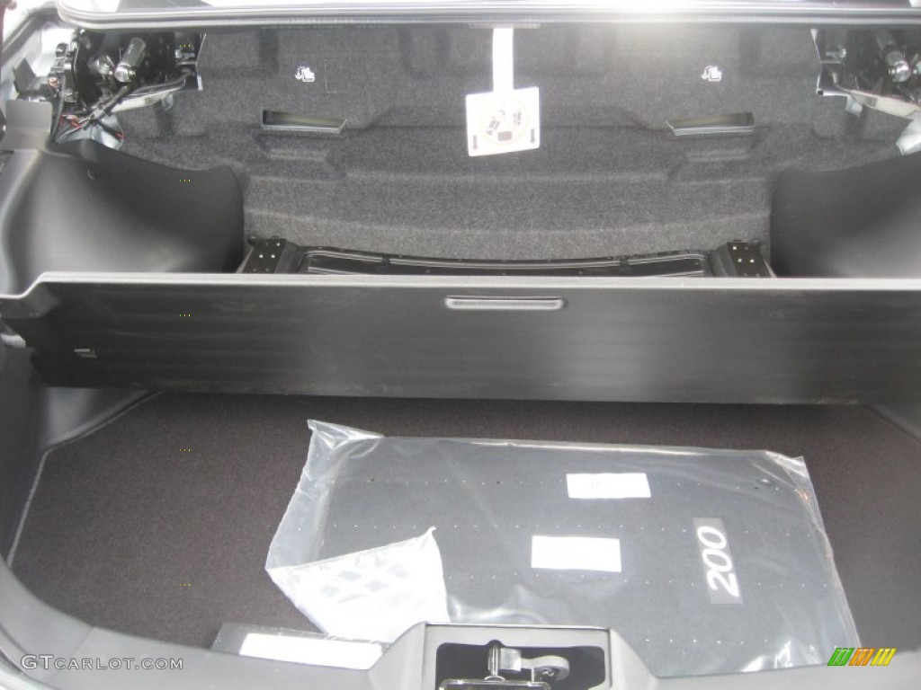 2011 Chrysler 200 Limited Convertible Trunk Photo #50686538