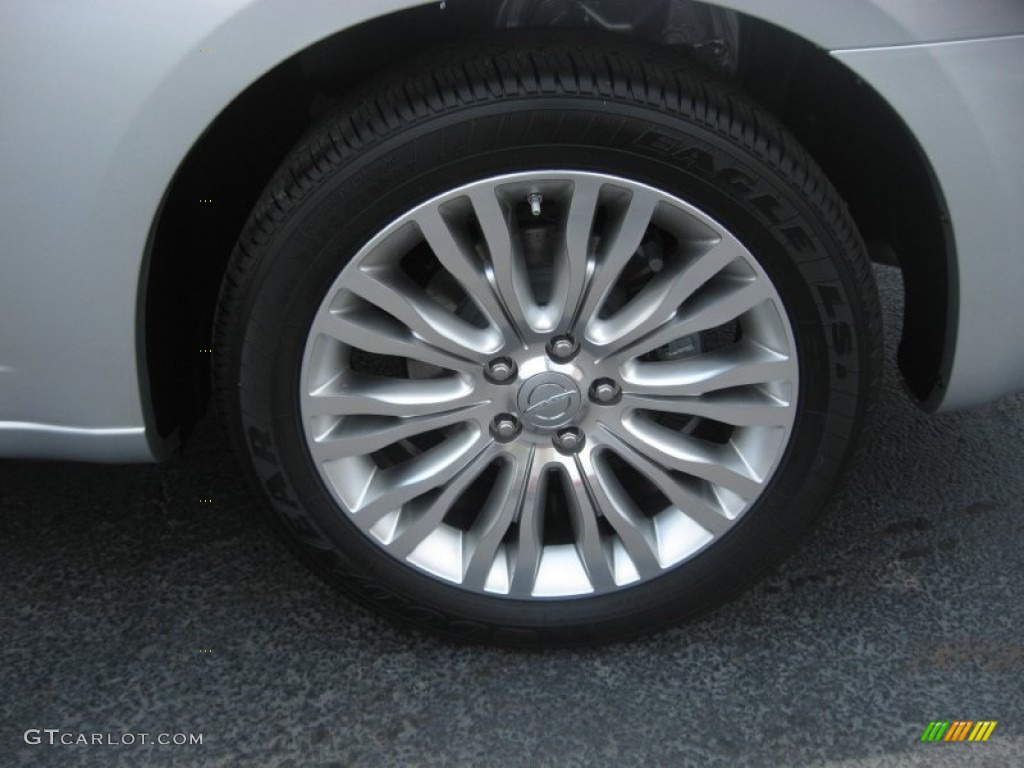 2011 Chrysler 200 Limited Convertible Wheel Photo #50686553
