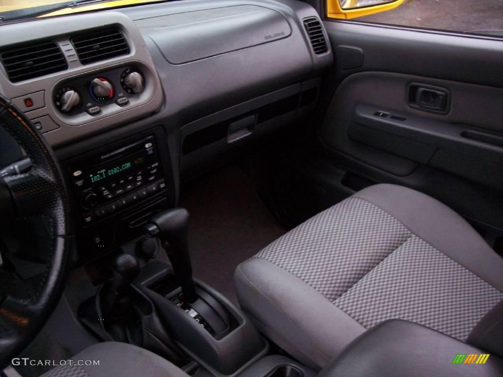 2001 Frontier SE V6 Crew Cab 4x4 - Solar Yellow / Gray photo #44