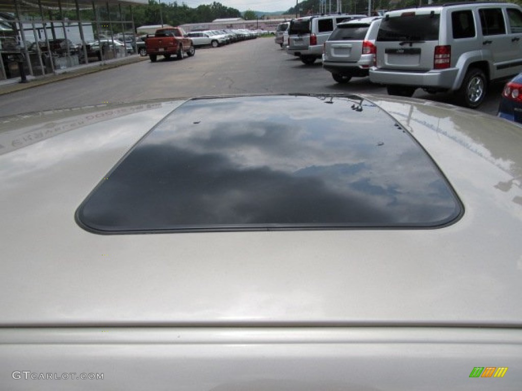 2008 300 C HEMI AWD - Light Sandstone Metallic / Dark Slate Gray photo #4