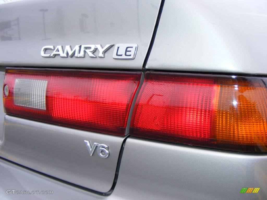 1998 Camry LE V6 - Antique Sage Pearl / Gray photo #18