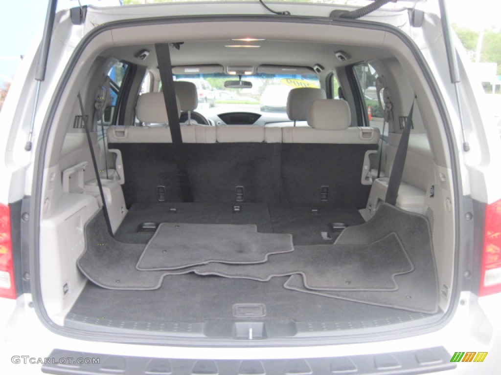 2009 Honda Pilot LX 4WD Trunk Photo #50696812