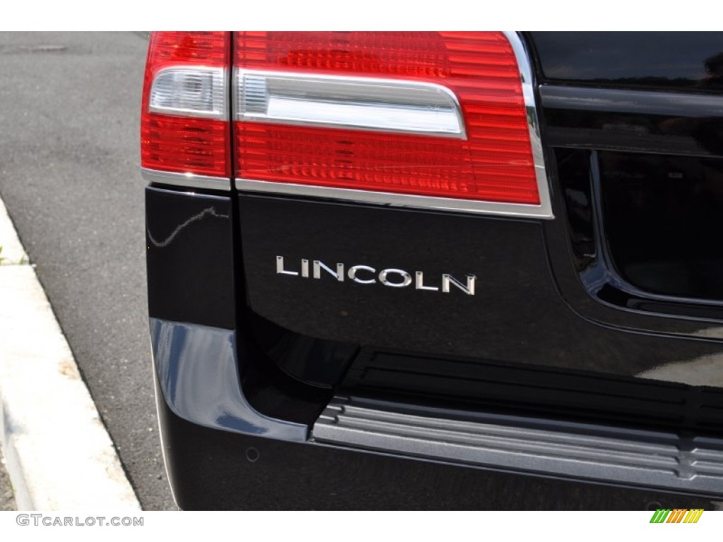 2009 Lincoln Navigator L 4x4 Marks and Logos Photo #50700124