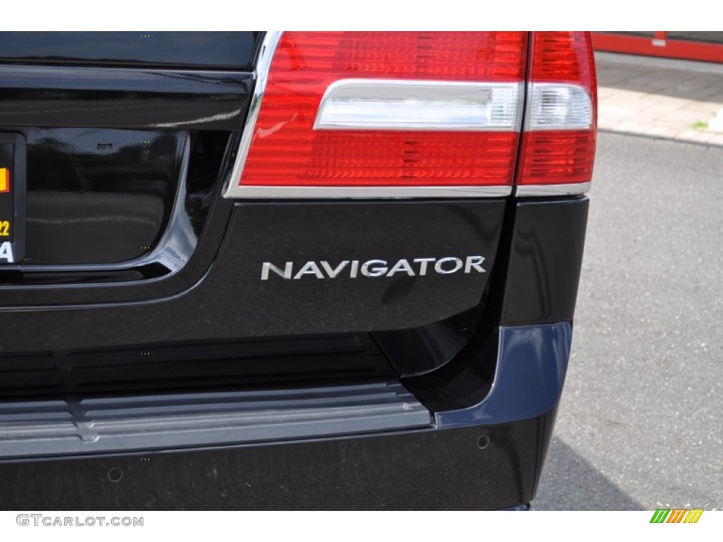 2009 Navigator L 4x4 - Black / Charcoal Black photo #43