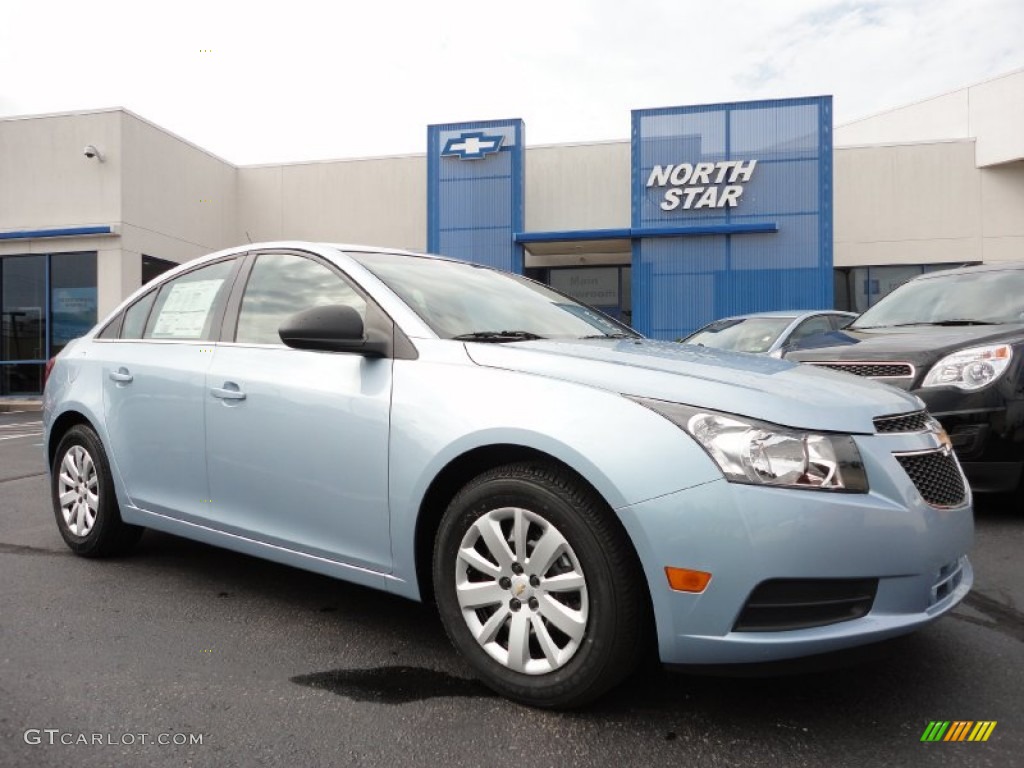 2011 Cruze LS - Ice Blue Metallic / Jet Black/Medium Titanium photo #1