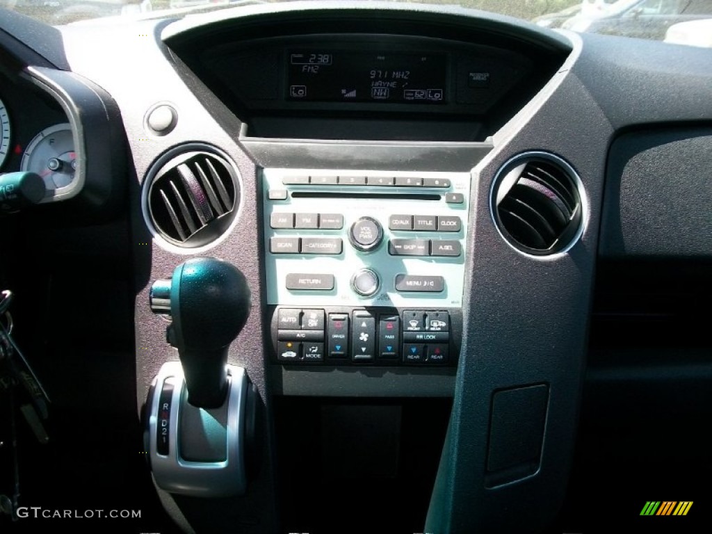 2010 Honda Pilot EX Controls Photo #50704495