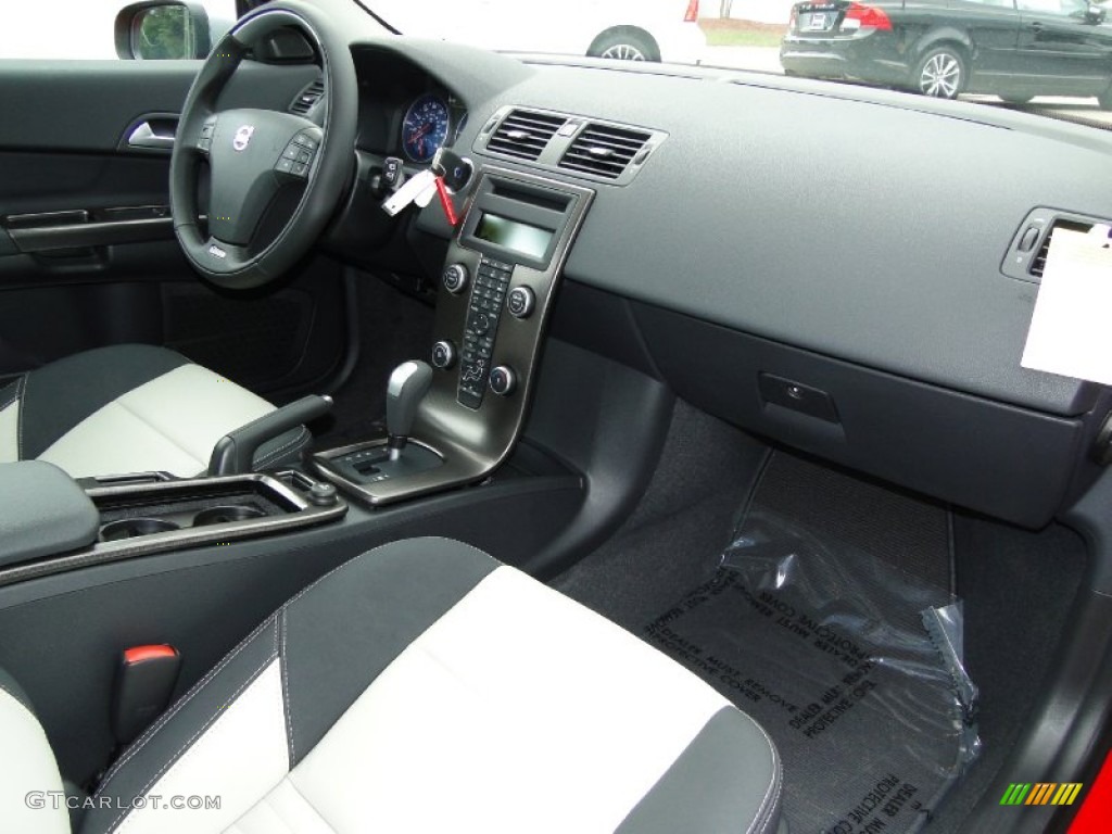 2011 Volvo C30 T5 Off Black/Blonde T-Tec Dashboard Photo #50707594
