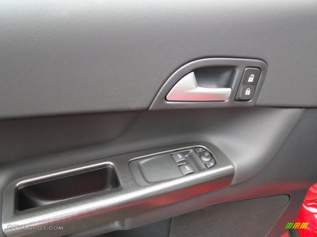 2011 Volvo C30 T5 Controls Photos