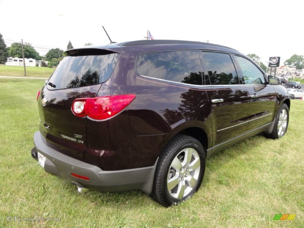 2009 Traverse LTZ - Dark Cherry Metallic / Light Gray/Ebony photo #8