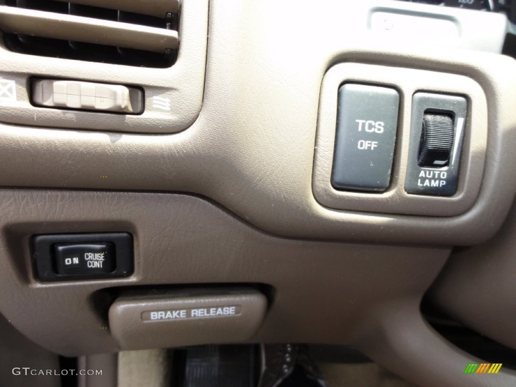 1997 Infiniti Q 45 t Controls Photo #50712895