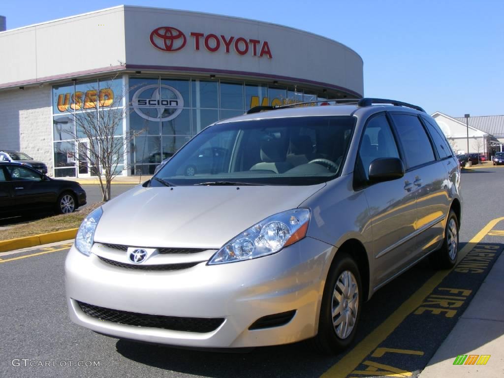 Silver Shadow Pearl Toyota Sienna