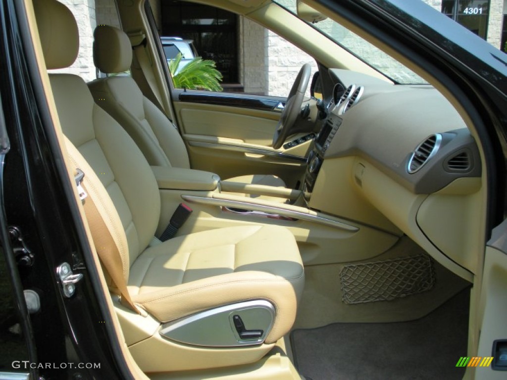 Cashmere Interior 2009 Mercedes-Benz ML 550 4Matic Photo #50716033