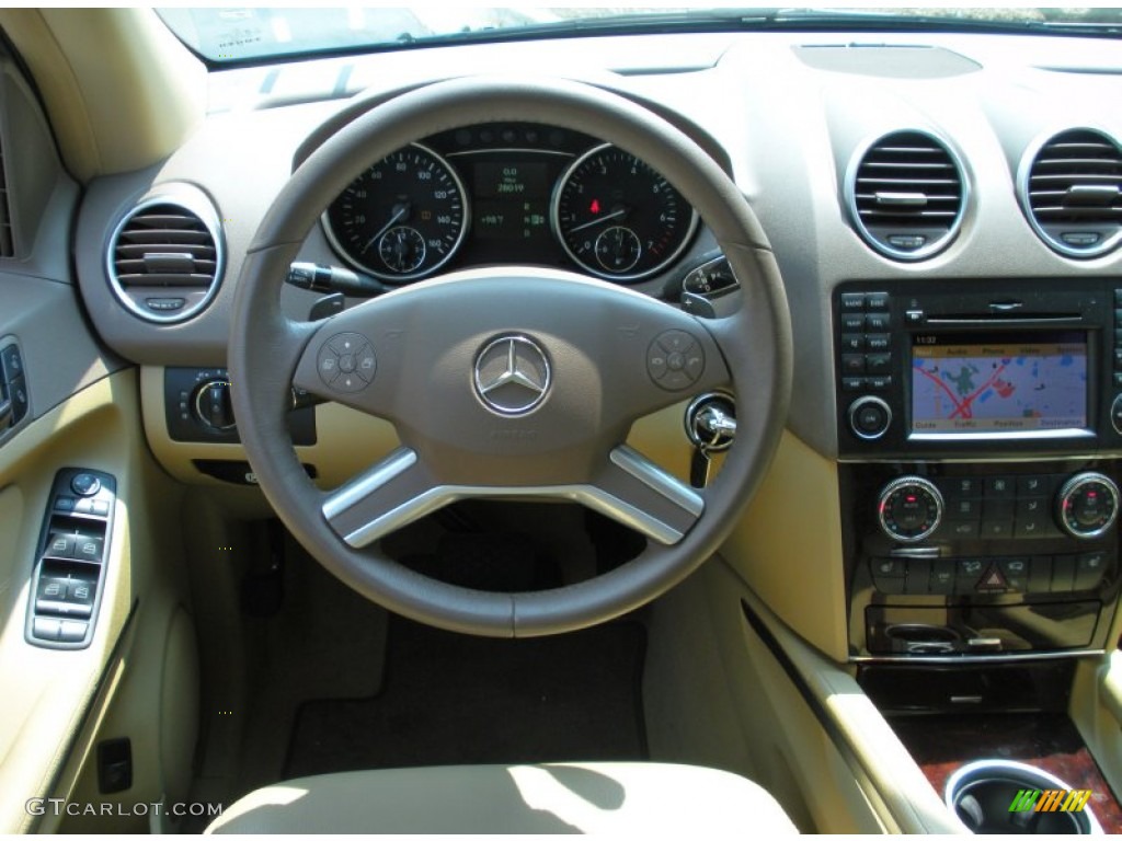 2009 Mercedes-Benz ML 550 4Matic Dashboard Photos