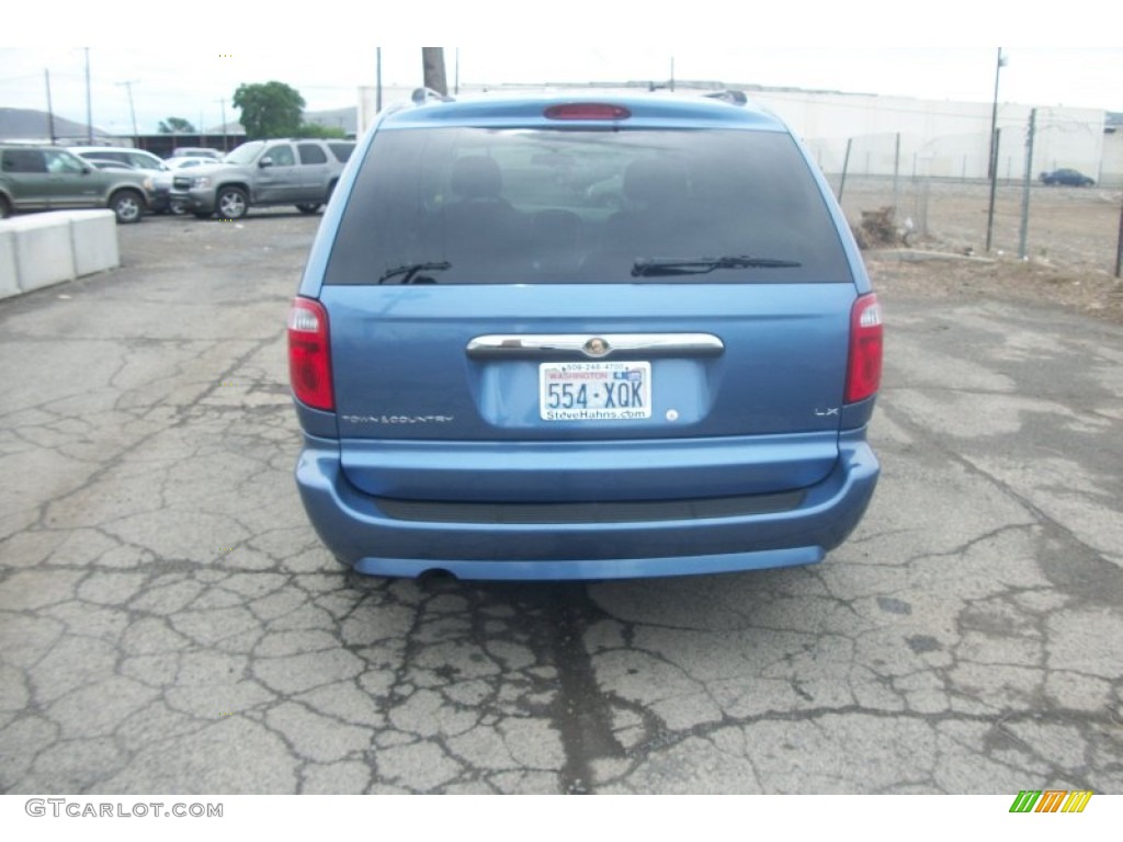 2007 Town & Country LX - Marine Blue Pearl / Medium Slate Gray photo #4
