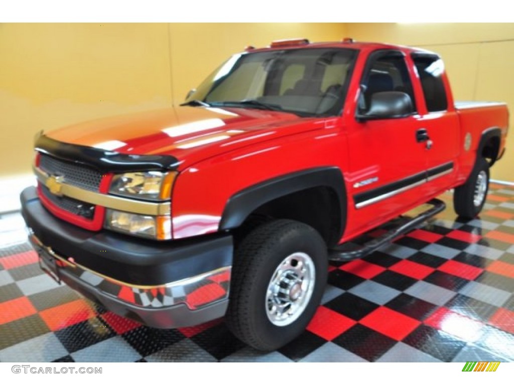 2004 Silverado 2500HD LT Extended Cab 4x4 - Victory Red / Dark Charcoal photo #2