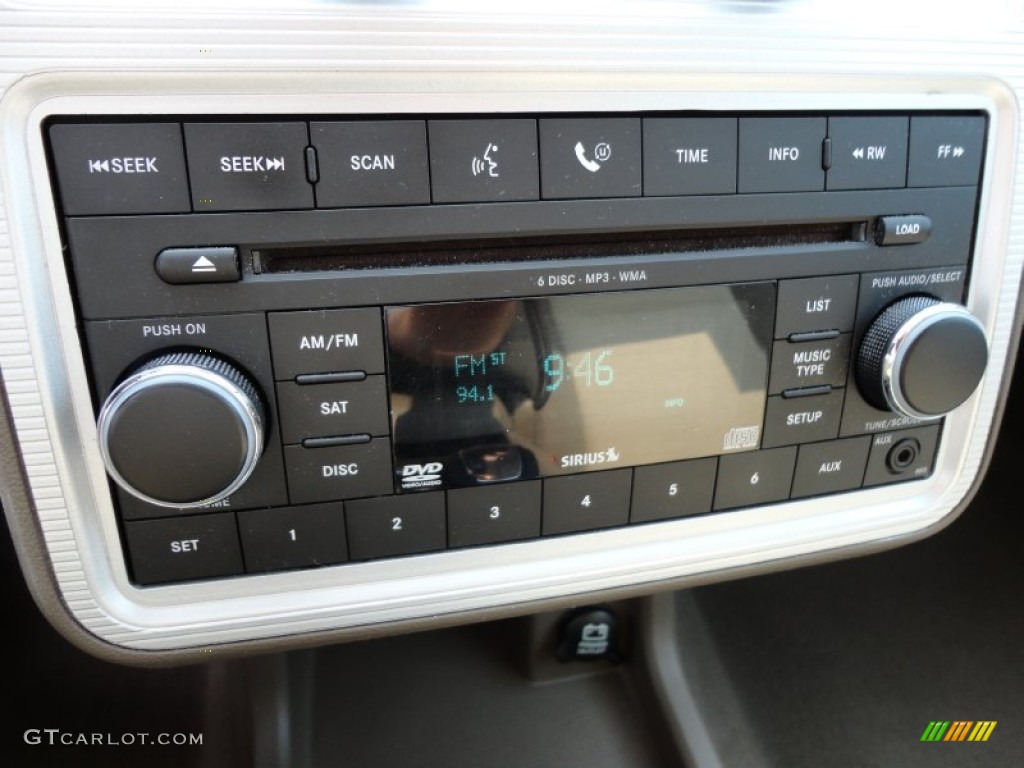 2009 Dodge Journey SXT Controls Photo #50725311
