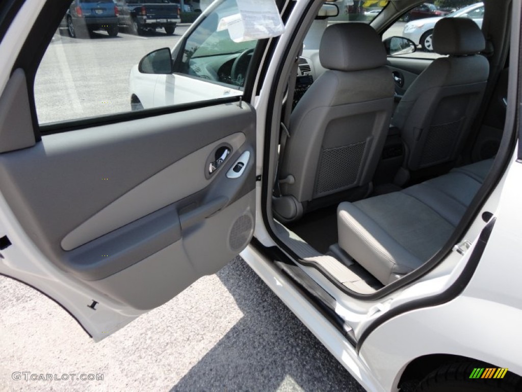 Gray Interior 2004 Chevrolet Malibu Maxx LT Wagon Photo #50728938