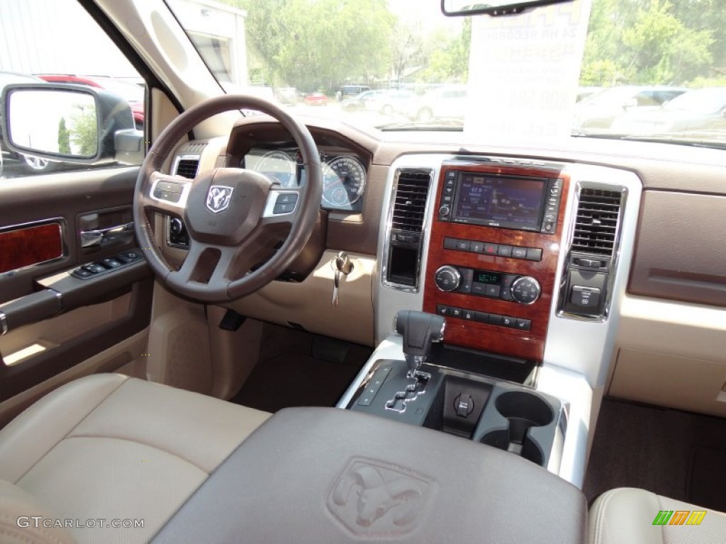 2010 Ram 1500 Laramie Crew Cab - Brilliant Black Crystal Pearl / Light Pebble Beige/Bark Brown photo #15