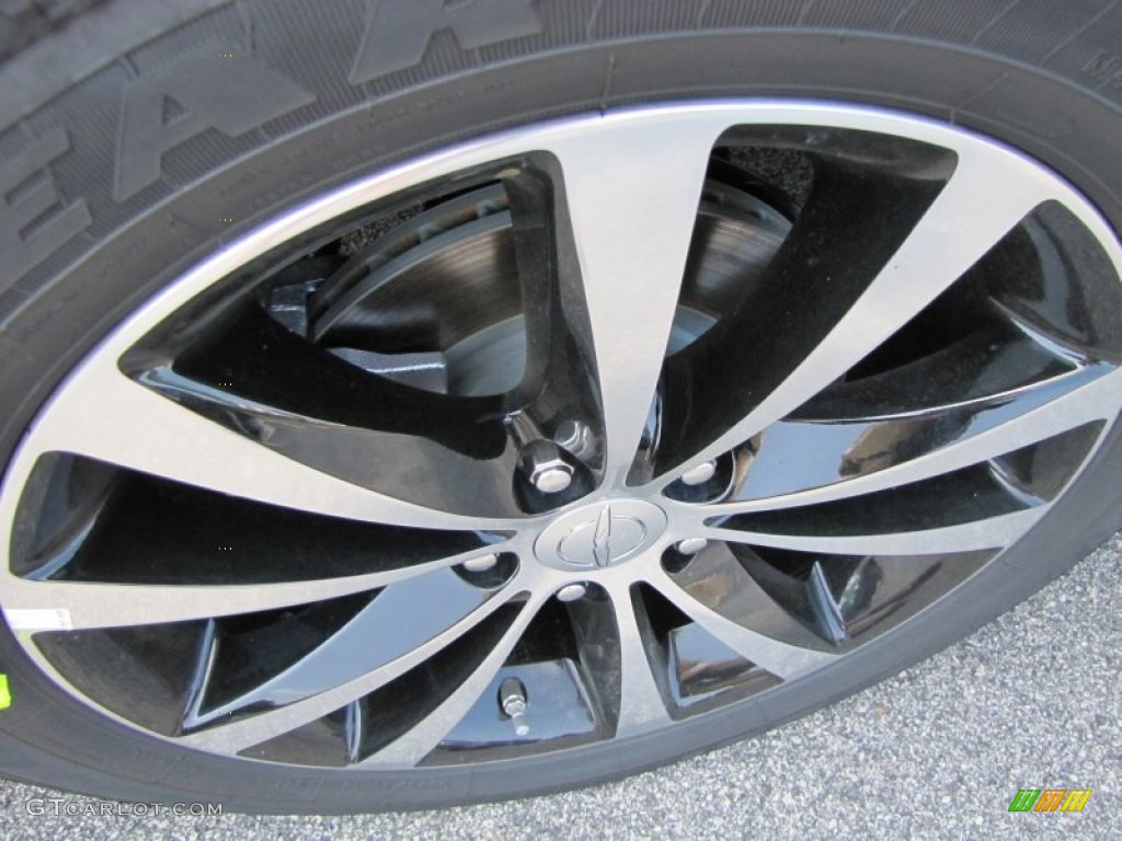 2011 Chrysler 200 S Wheel Photo #50733465