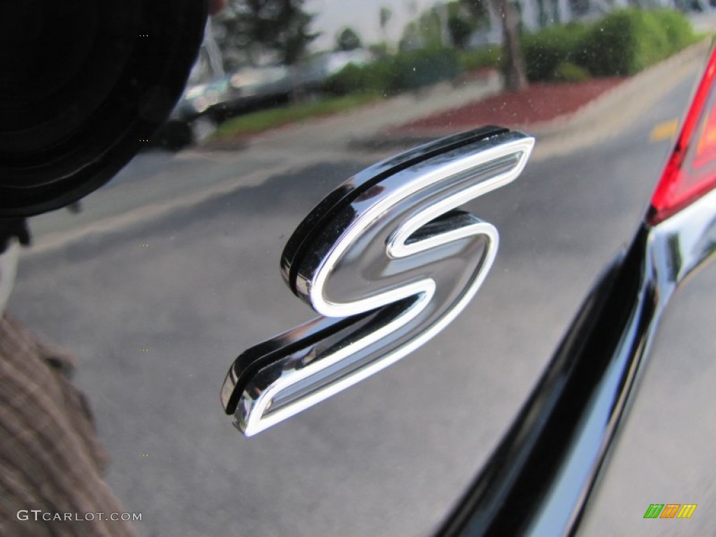 2011 Chrysler 200 S Marks and Logos Photo #50733510