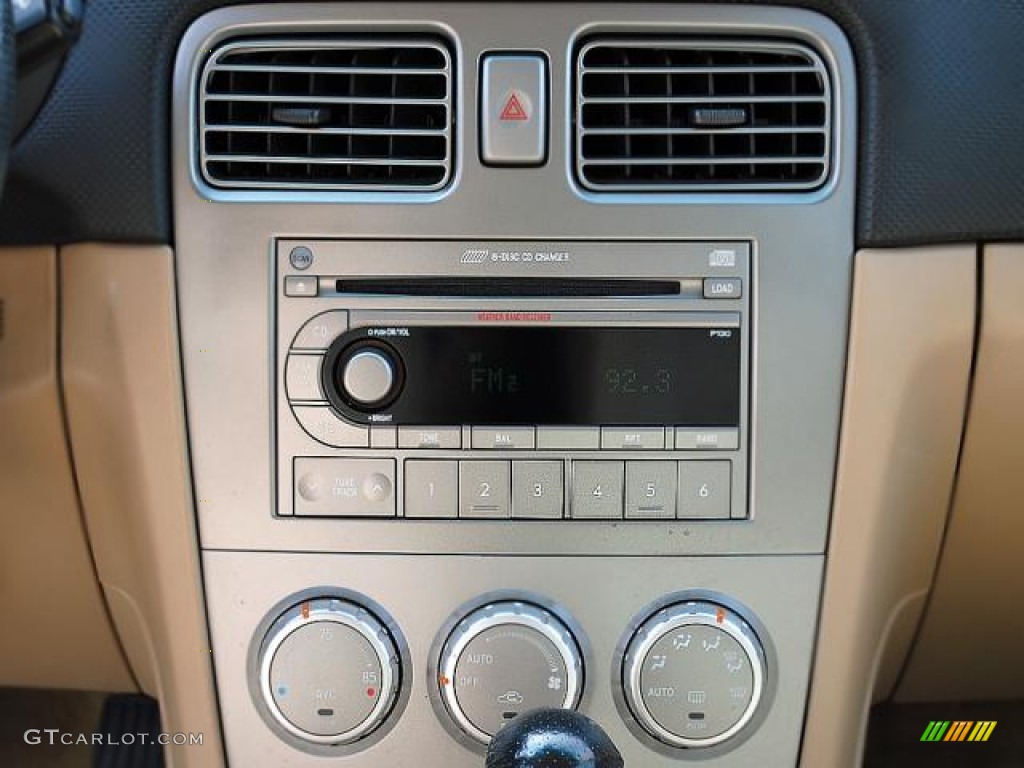 2005 Subaru Forester 2.5 XS Controls Photo #50734119