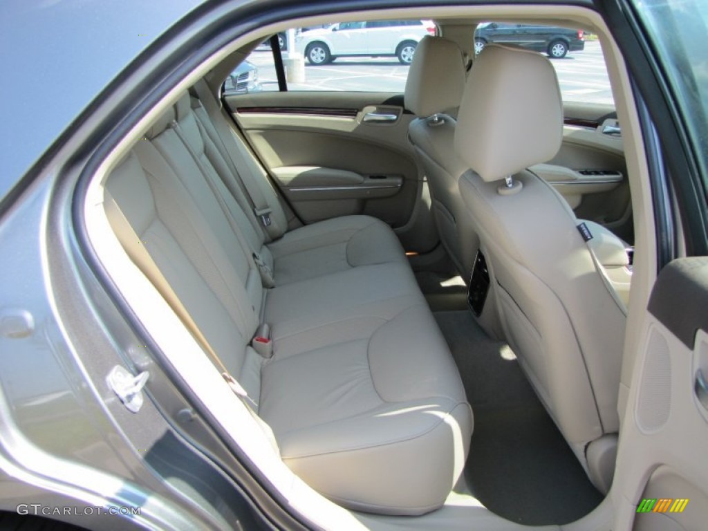 Dark Frost Beige/Light Frost Beige Interior 2011 Chrysler 300 C Hemi Photo #50734599