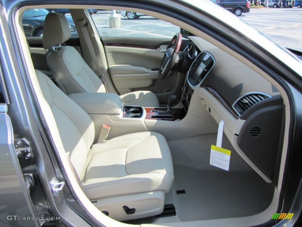 Dark Frost Beige/Light Frost Beige Interior 2011 Chrysler 300 C Hemi Photo #50734614