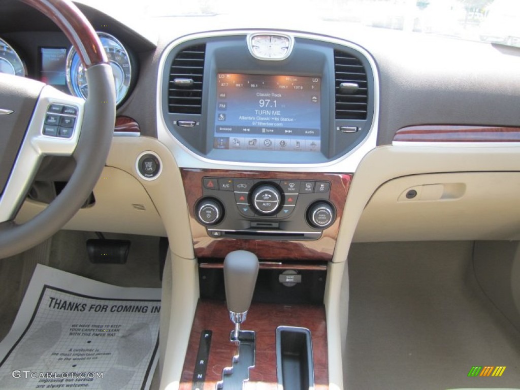 2011 Chrysler 300 C Hemi Dark Frost Beige/Light Frost Beige Dashboard Photo #50734629