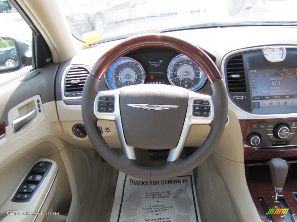 2011 Chrysler 300 C Hemi Dark Frost Beige/Light Frost Beige Steering Wheel Photo #50734644