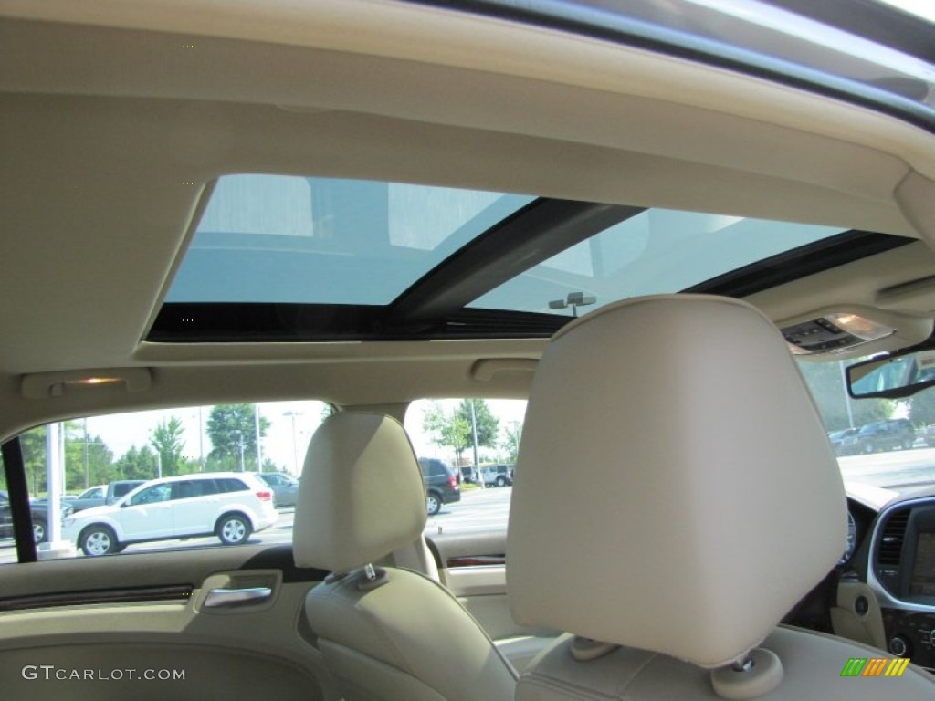 2011 Chrysler 300 C Hemi Sunroof Photo 50734659