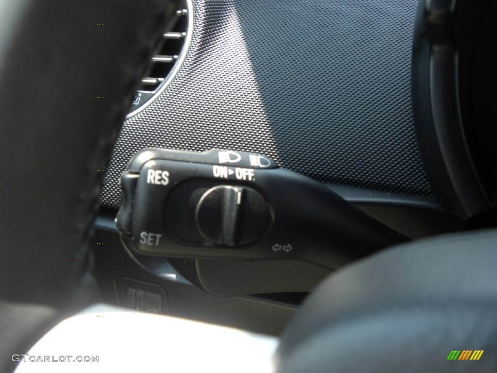 2008 Volkswagen New Beetle SE Convertible Controls Photo #50737954