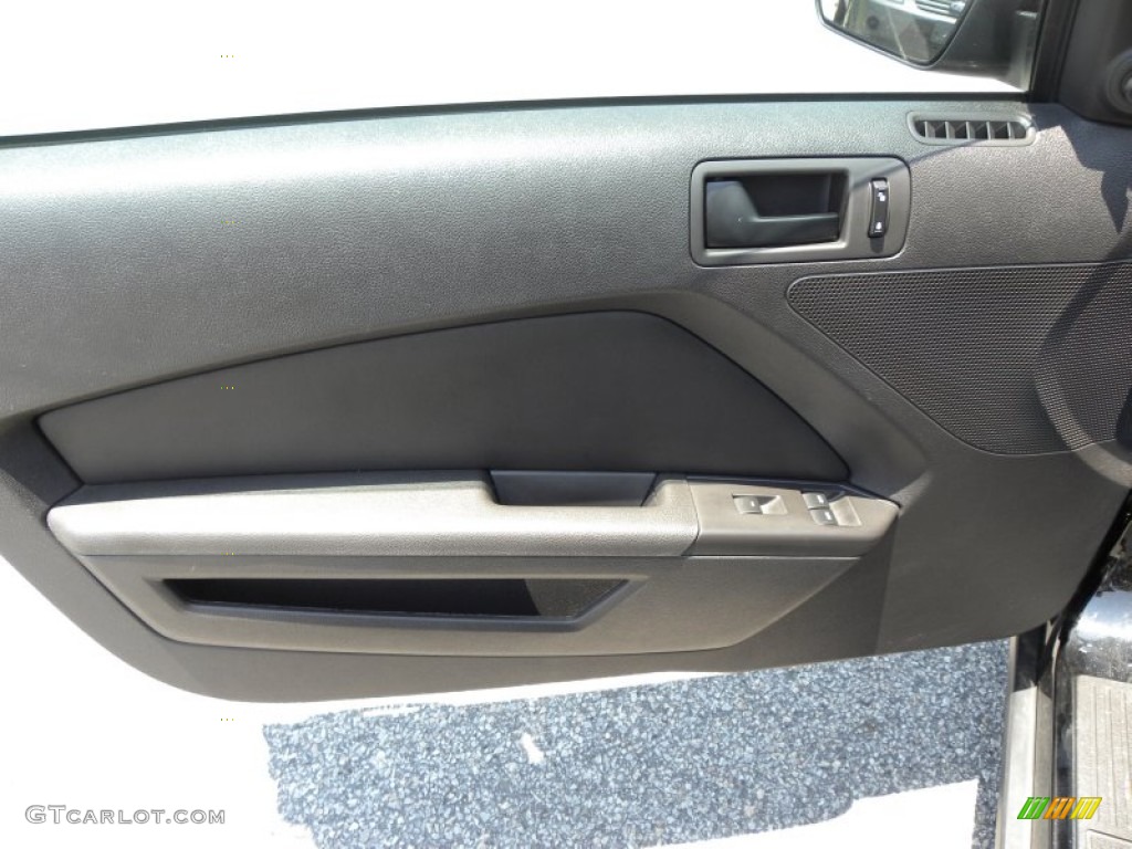 2011 Ford Mustang GT Convertible Charcoal Black Door Panel Photo #50738886