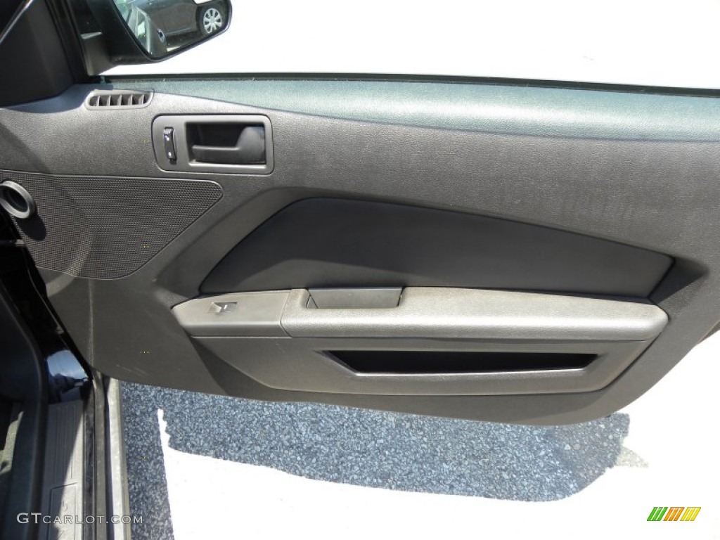 2011 Ford Mustang GT Convertible Charcoal Black Door Panel Photo #50738928