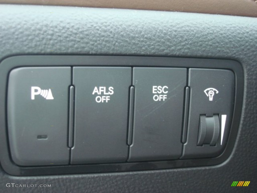 2009 Hyundai Genesis 3.8 Sedan Controls Photo #50739768