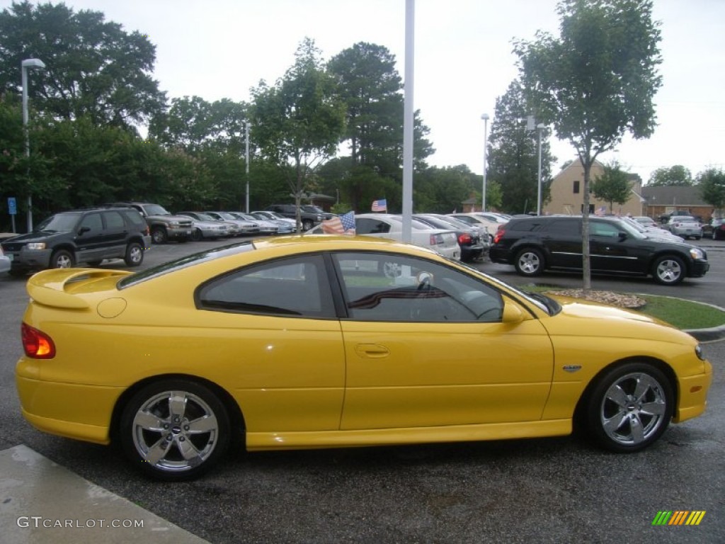 Yellow Jacket 2004 Pontiac GTO Coupe Exterior Photo #50744603