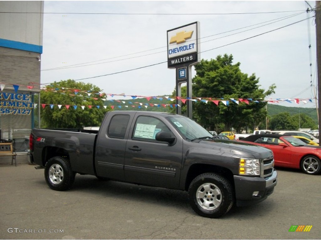 Taupe Gray Metallic Chevrolet Silverado 1500