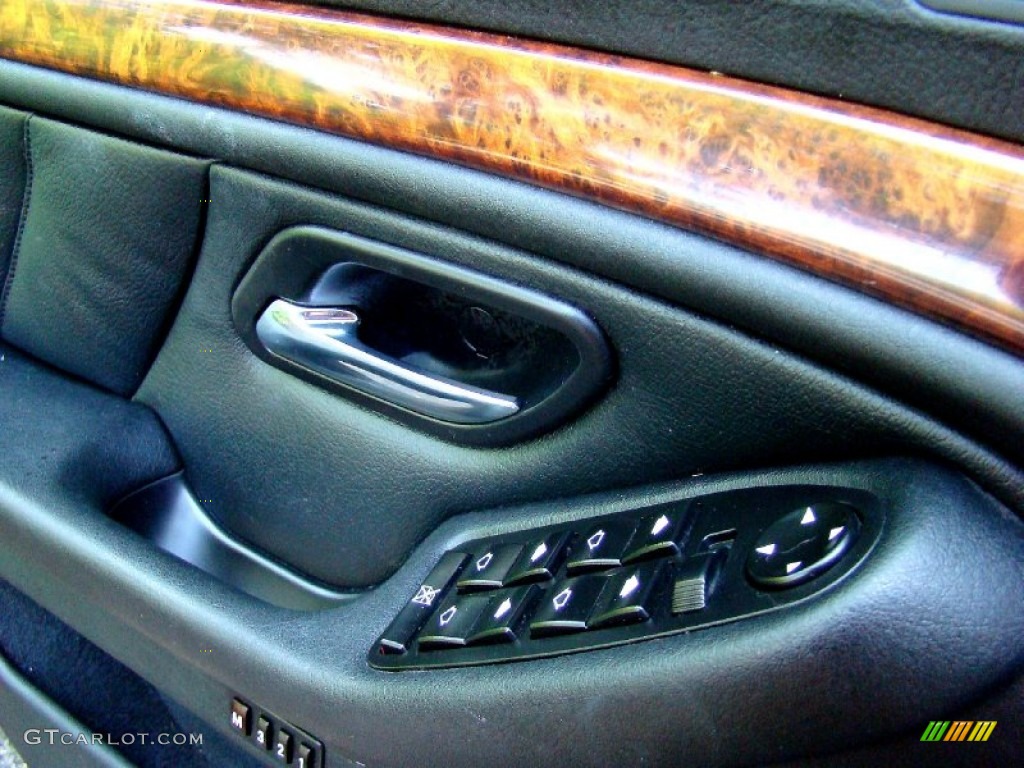 2002 BMW 5 Series 525i Wagon Controls Photo #50747697