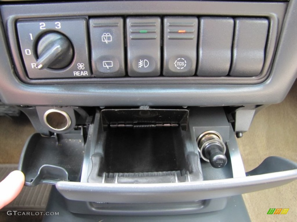 1999 Oldsmobile Silhouette Premier Controls Photo #50749986