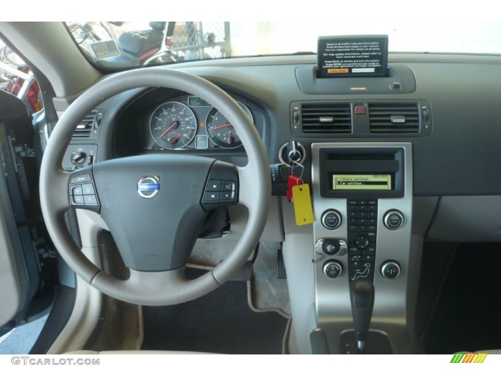 2008 Volvo C70 T5 Calcite Cream Dashboard Photo #50750982
