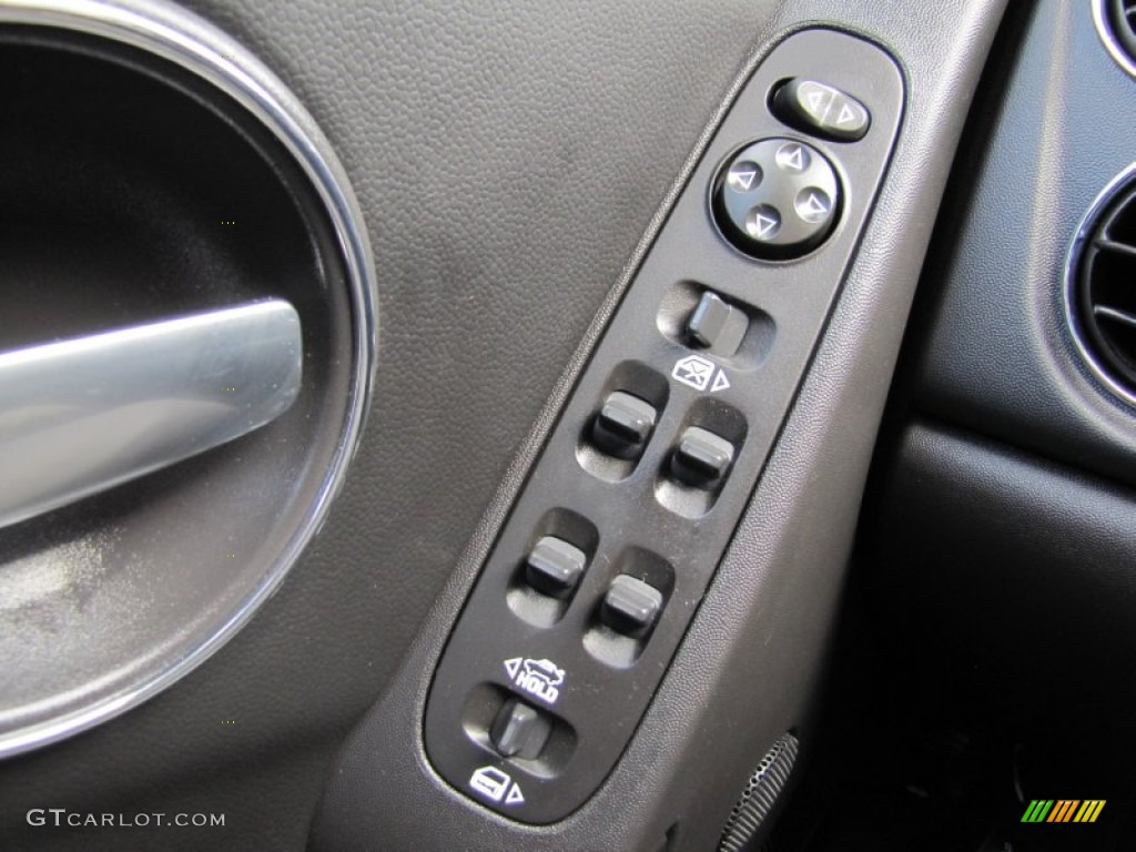 2008 Pontiac Grand Prix Sedan Controls Photo #50751393