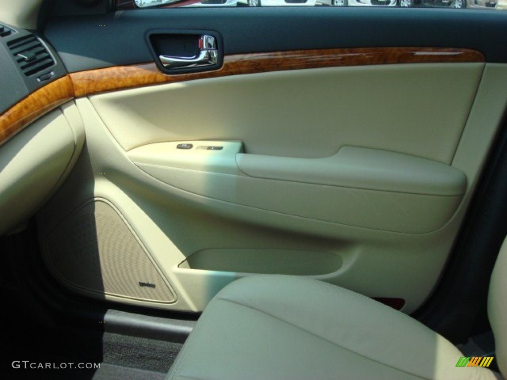2009 Hyundai Sonata Limited V6 Camel Door Panel Photo #50751810