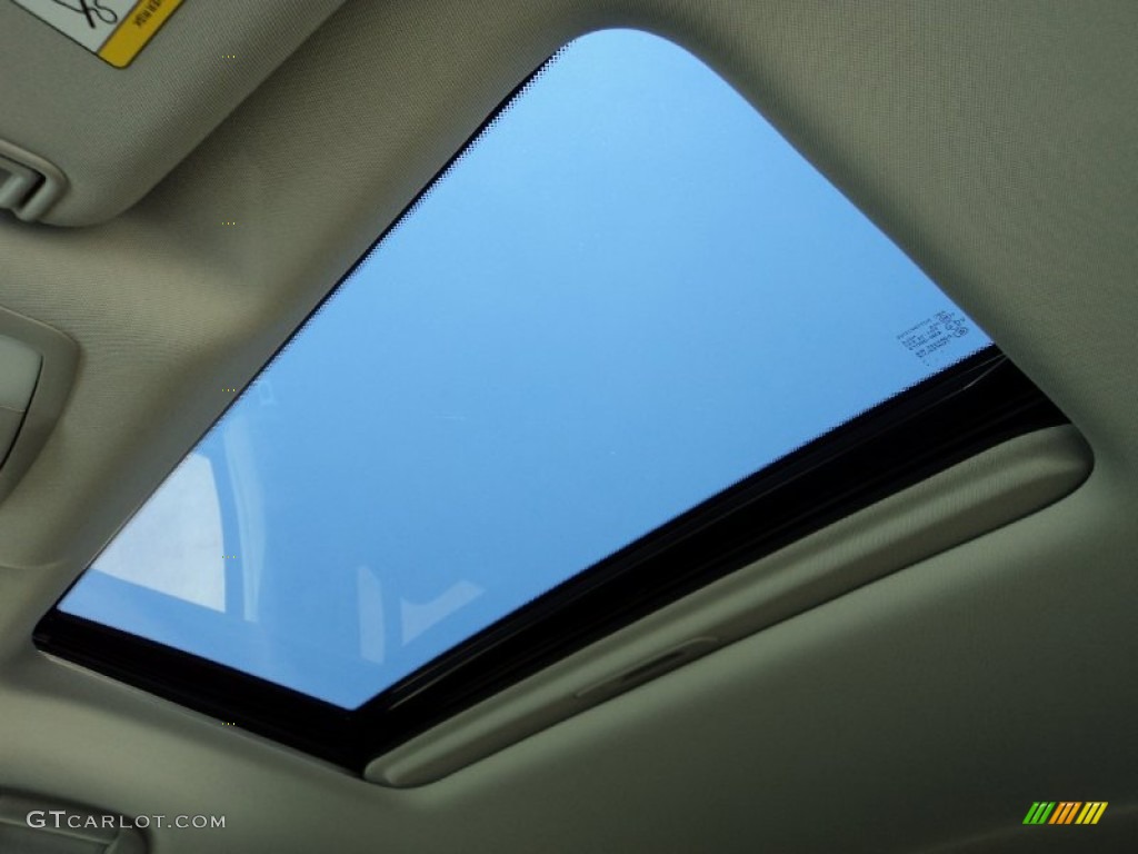 2011 Infiniti QX 56 Sunroof Photos