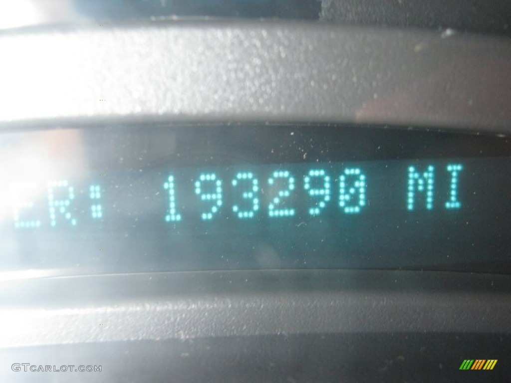 2003 Suburban 1500 LT 4x4 - Indigo Blue Metallic / Tan/Neutral photo #10