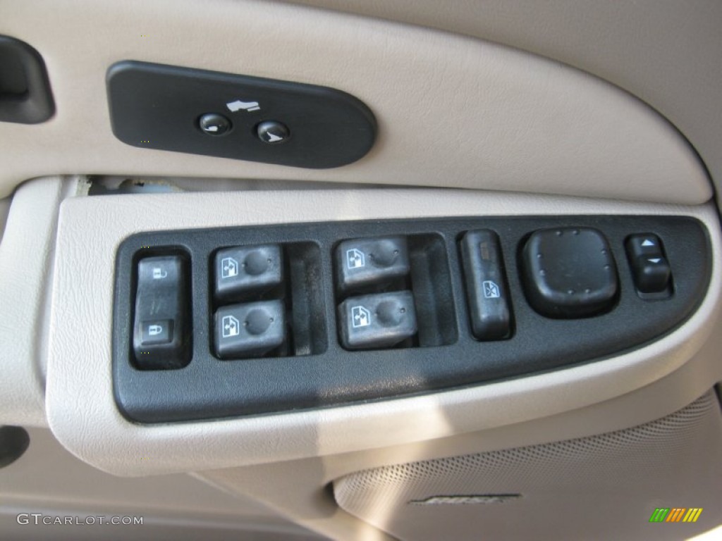 2003 Suburban 1500 LT 4x4 - Indigo Blue Metallic / Tan/Neutral photo #17